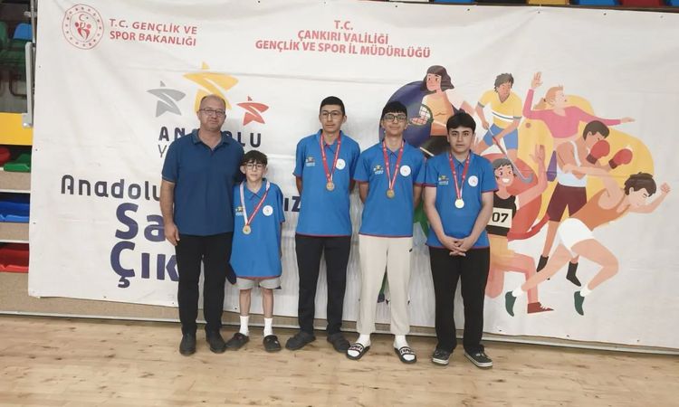 Gündemden Son Bilgiler: Badmintonda çifte zafer - Son Dakika: Gelişmeler Takip Ediliyor