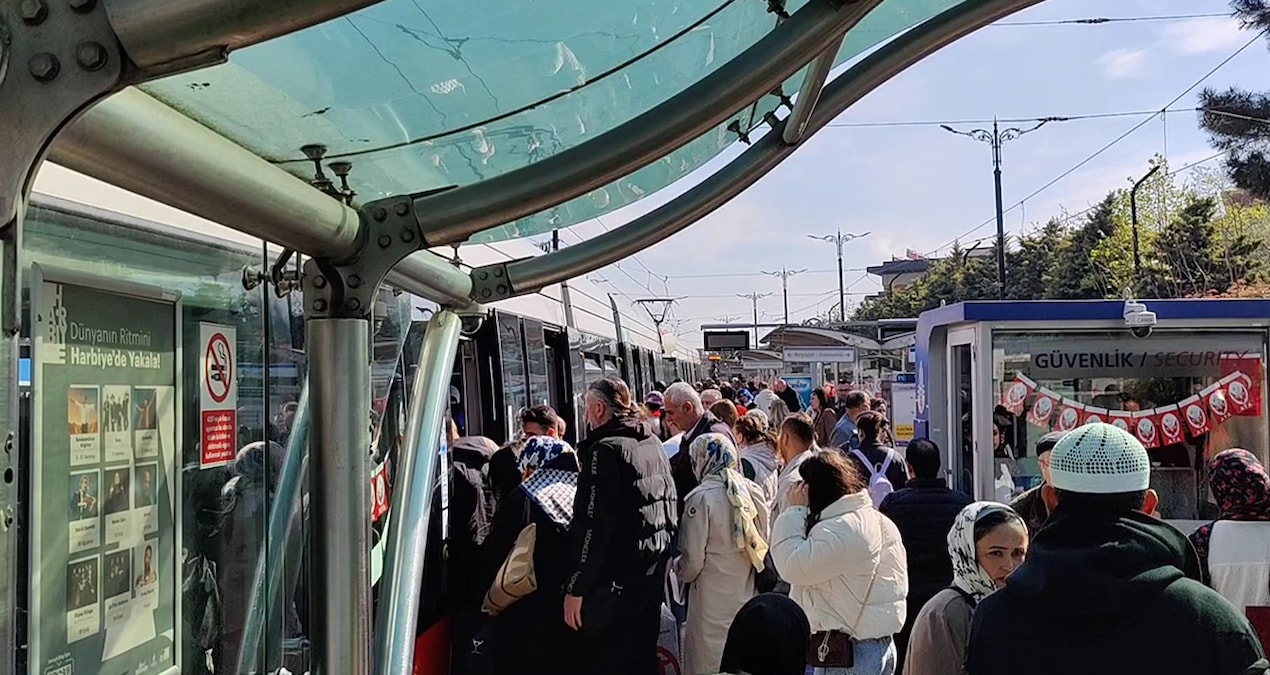 Gündemden Son Bilgiler: Bağcılar Tramvay Hattı'nda yaşanan arıza nedeniyle seferler aksadı - Son Dakika Haberl