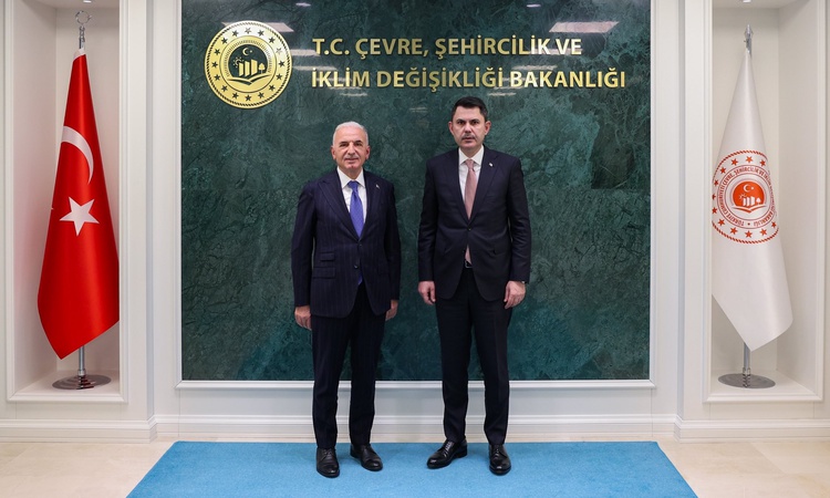 Bakan Kurum, Ümraniye Belediye Başkanı Yıldırım ile kentsel dönüşümü görüştü: Gelişmeler Takip Ediliyor