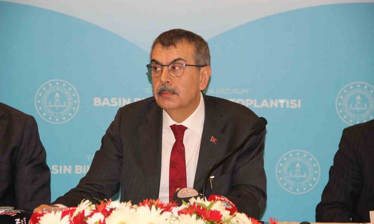 Bakan Tekin: Erzurum'a yeni stadyum için ilk kazma 19 Ağustos'ta vurulacak - Son Dakika | İşte Tüm Ayrıntılar