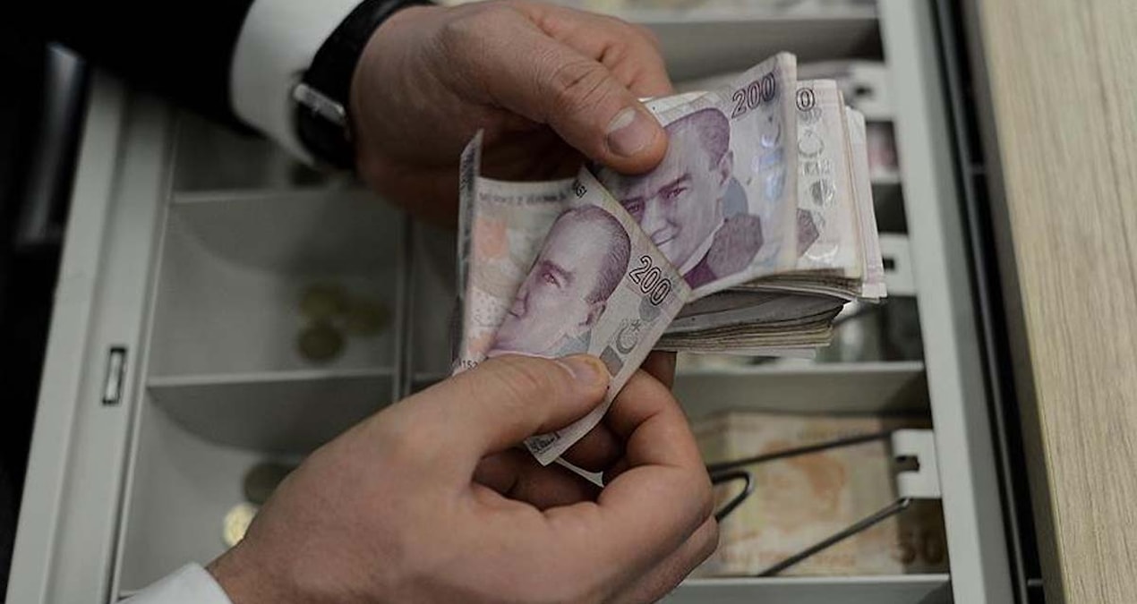 Sıcak Gündem: Bankada 1 milyon lirası olan 1.5 emekli maaşı alıyor - En Son Haber | İşte Tüm Ayrıntılar