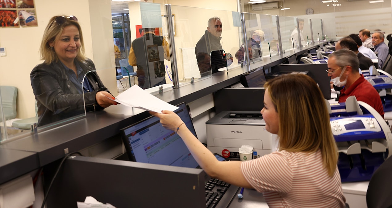 Banks earned 472 billion from commission - News