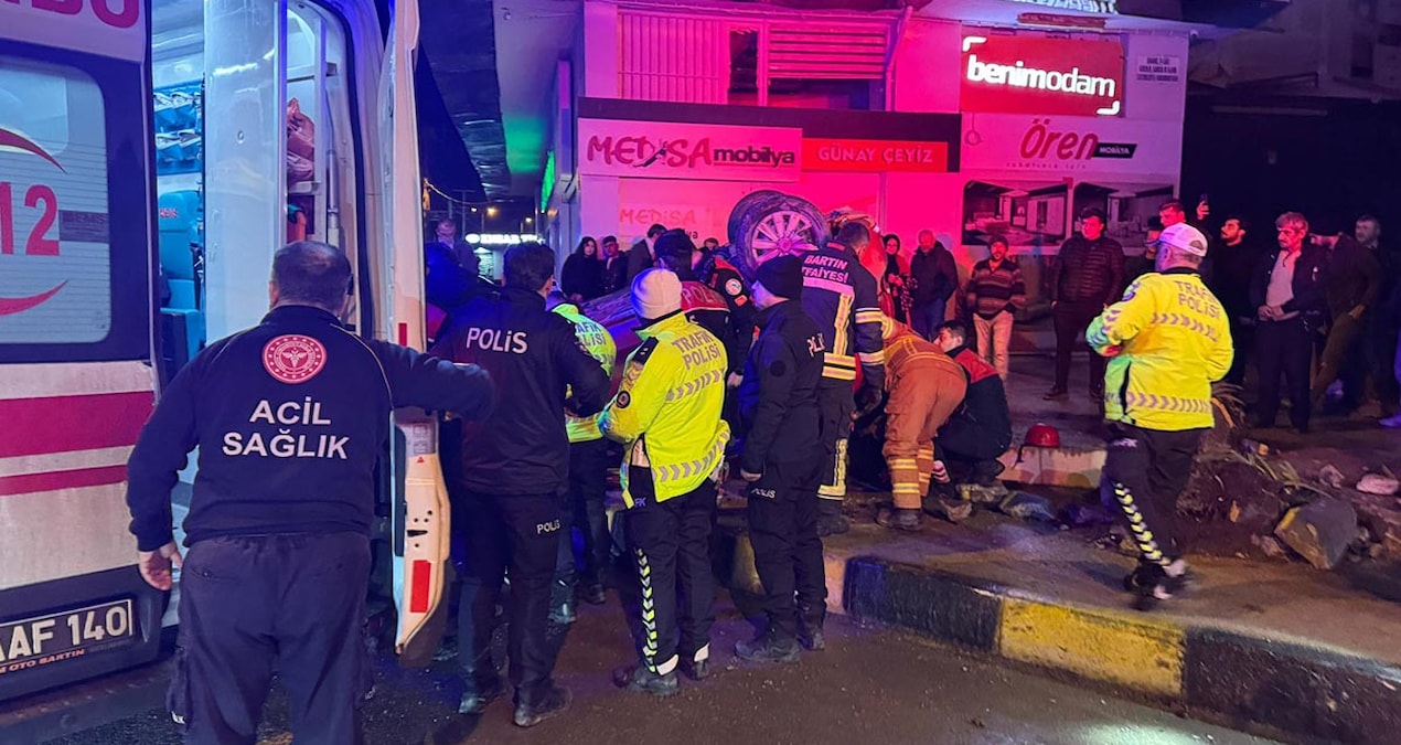 Bartın’da polisten kaçan otomobil takla attı: 1’i ağır 3 yaralı - Son Dakika Haberleri ve Merak Edilenler