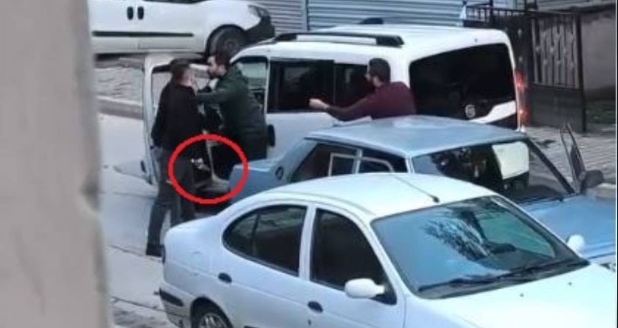 Son Gelişme: Başkentte yol verme tartışması meydan kavgasına döndü - Haberleri