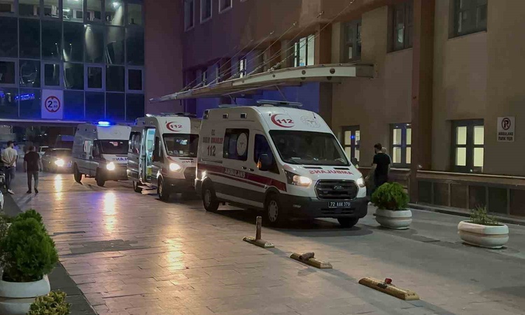 Batman'da 8. kattaki balkondan düştüğü ileri sürülen kadın hastanede kurtarılamadı | İşte Tüm Ayrıntılar