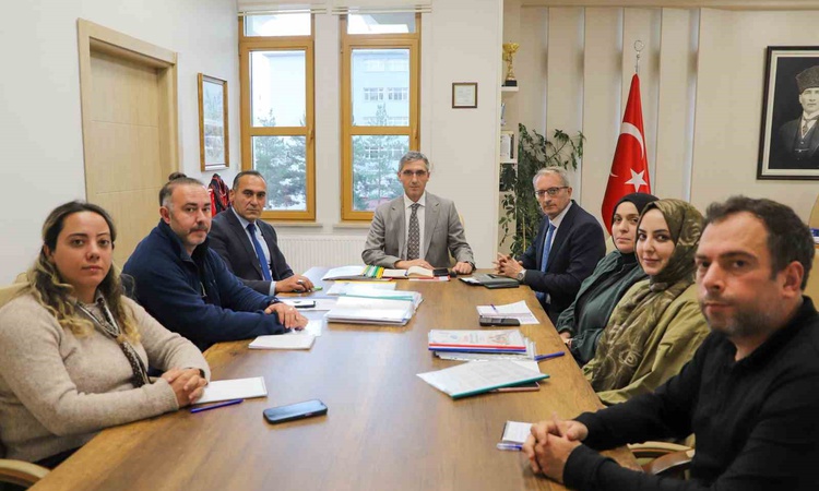 Bayburt'ta eğitim projeleri ARGE toplantısında masaya yatırıldı ve Merak Edilenler