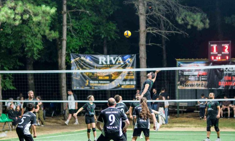 Kritik Açıklama: Bayramcı Köyü'nde 20. Geleneksu baskını Voleybol Turnuvası Fahri Ayyıldız Anısına Düzenleniyo