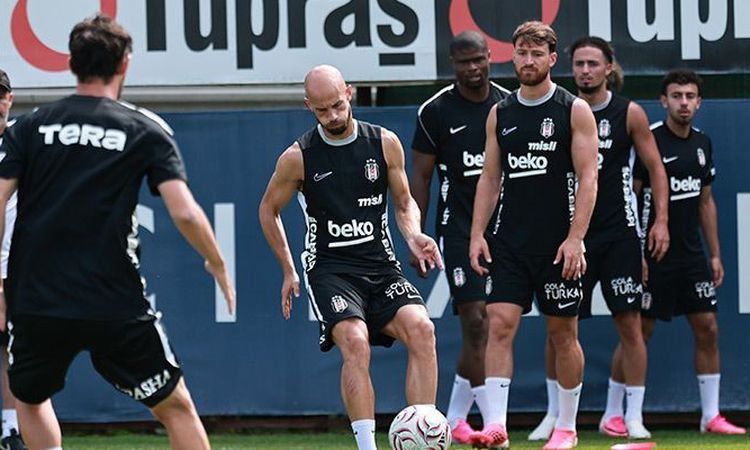 Kritik Açıklama: Beşiktaş, Hradec Kralove Maçı Hazırlıklarına Trossard'ın İlk Antrenmanıyla Devam Etti - Haber