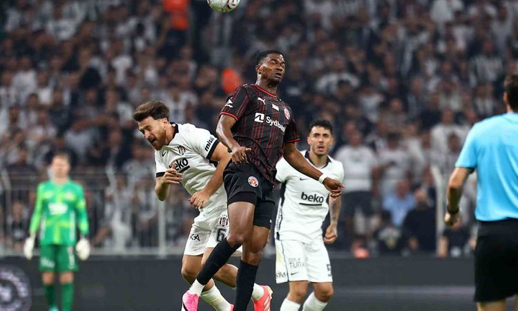 Gündemden Son Bilgiler: Beşiktaş-Midtjylland: İlk 15 dakika golsüz - Son Dakika Haberleri: Gelişmeler Takip Ed