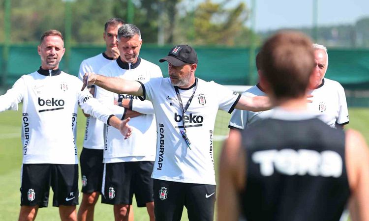 Son Gelişme: Beşiktaş, Midtjylland rövanşı öncesi antrenman yaptı - Son Dakika Haberleri - Son Dakika Bilgiler