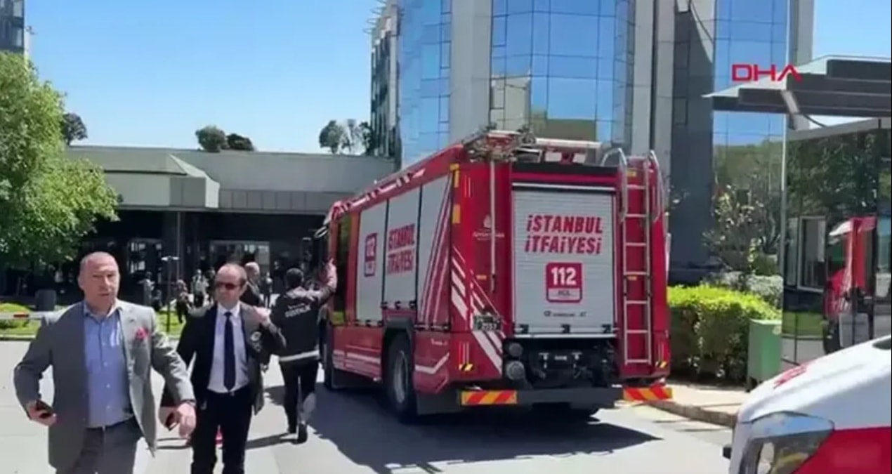 Beşiktaş'ta 20 katlı otelde yangın paniği - Son Dakika Haberleri: Gelişmeler Takip Ediliyor