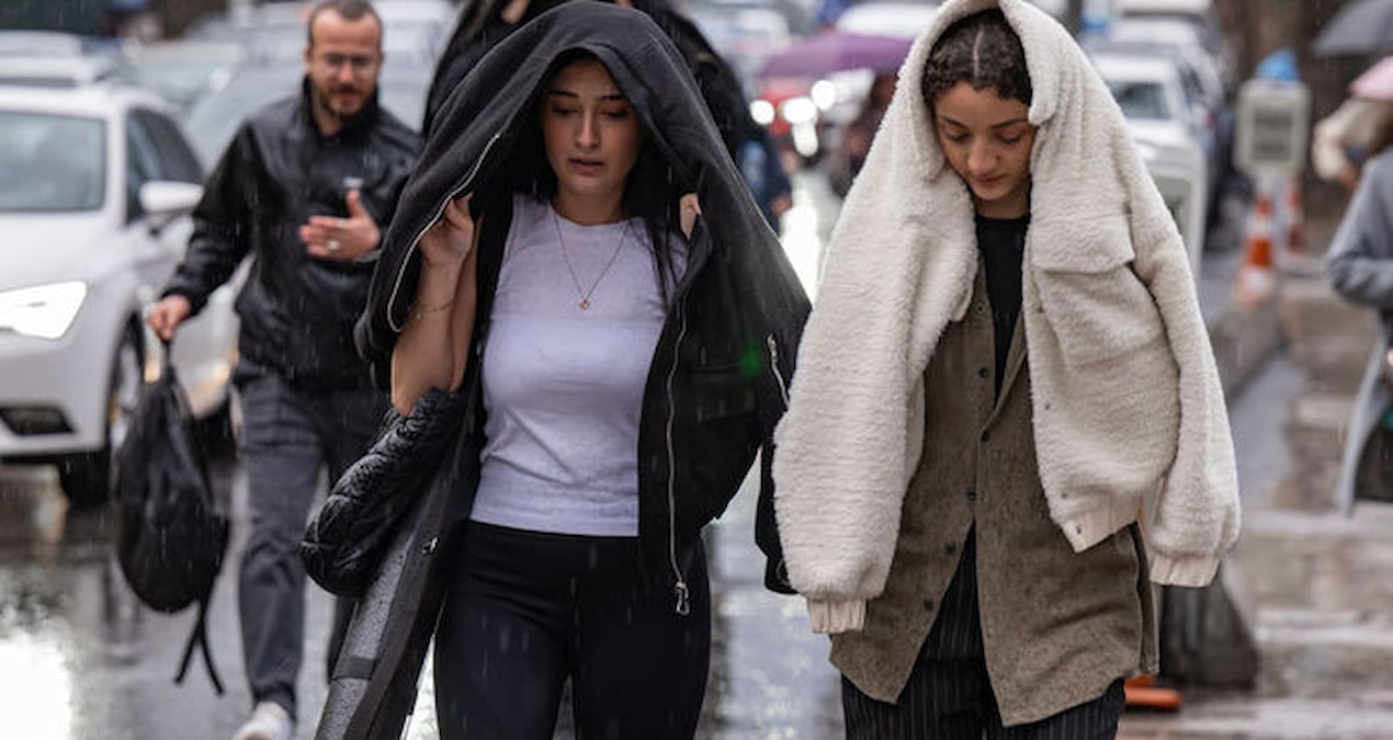 Life market in Beşiktaş! Heavy rain caused chaos in Istanbul - News