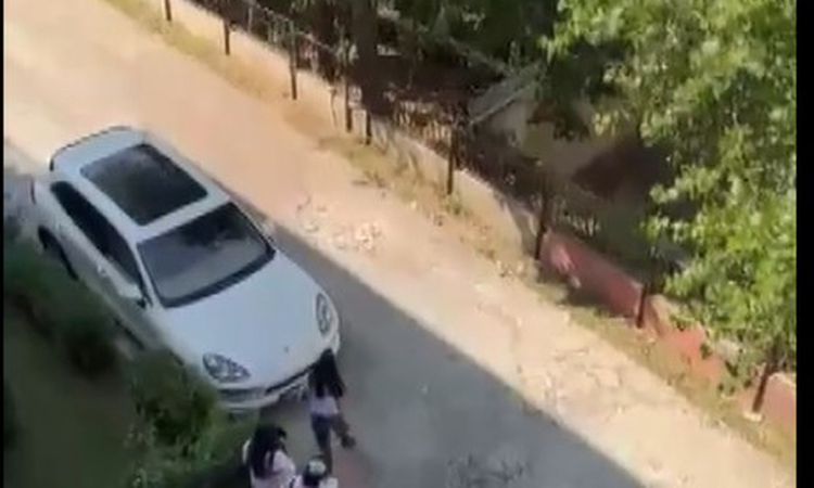 Gündemden Son Bilgiler: Beşiktaş'ta hırsızlık için dairelerin kapılarını yoklayan 3 şüpheli ele geçirildi - So