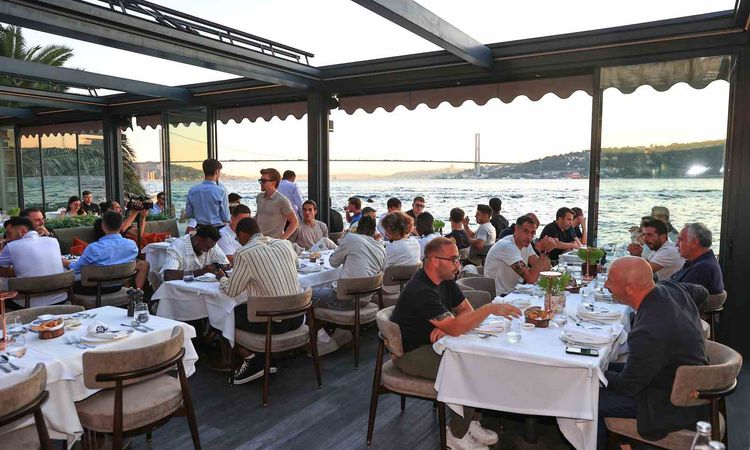 Ayrıntılar Netleşti: Beşiktaş'ta Italiano'dan Takıma Akşam Yemeği - Son Dakika Haberleri ve Merak Edilenler
