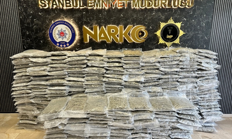Beykoz'da uyuşturucu operasyonunda 3 zanlı yakalandı ve Merak Edilenler