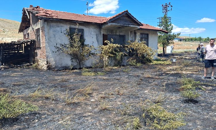 3 vineyard houses became unusable in the stubble fires in Beypazarı - Last Minute