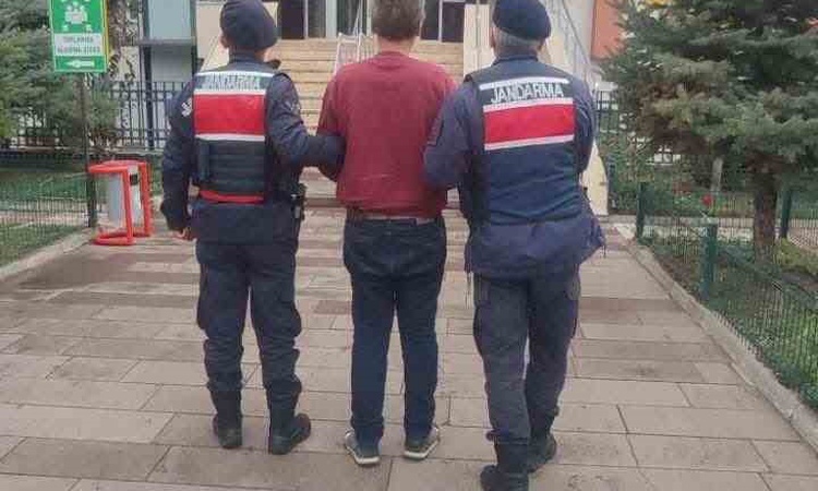 Bilecik'te sahtecilikten aranan şahıs 2 yıl 1 ay hapisle hakkında tutuklama kararı verildi - Son Dakika Bilgil