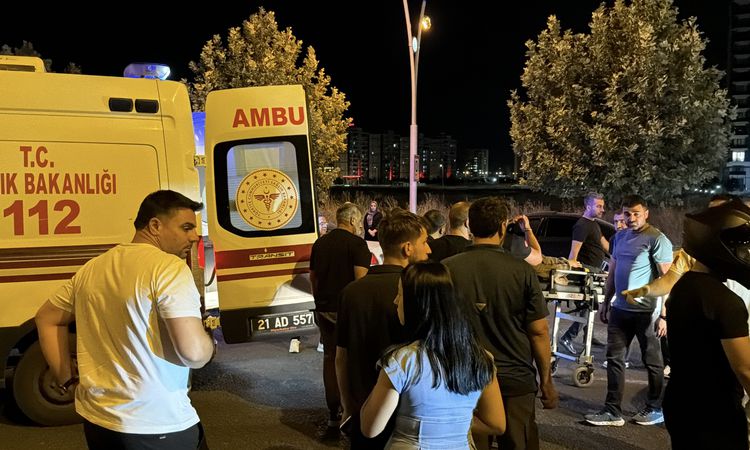 A woman who was hit by a taxi while crossing the road with her bicycle was injured - Last Minute