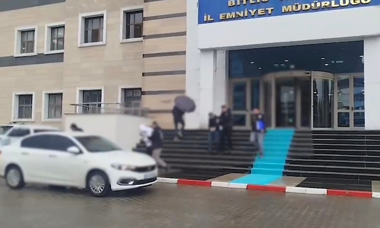 Bitlis merkezli 4 ilde yasa dışı bahis operasyonunda 5 şüpheli hakkında tutuklama kararı verildi | İşte Tüm Ay
