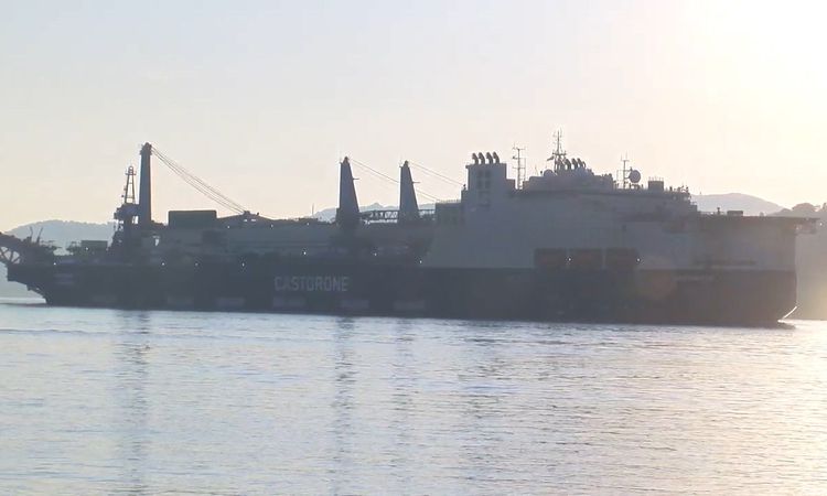 Pipe-laying ship 'Castorone' passes through the Bosphorus - Last Minute