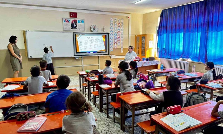 Bozdoğan Kaymakamı Sözen, Yazıkent'teki okulda öğretmen ve öğrencilerle buluştu | İşte Tüm Ayrıntılar