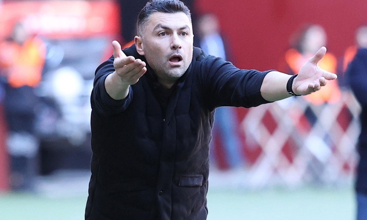 Burak Yılmaz'a kötü haber! Yıldız ismi Fenerbahçe maçında cezalı duruma gerileme kaydetti | İşte Tüm Ayrıntıla