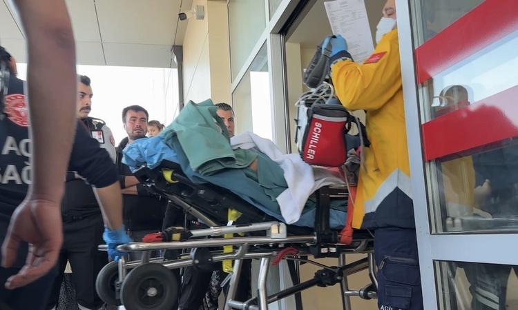 Burdur Yeşilova'da silahlı kavgada 1'i ağır 3 kişi yaralandı, eski muhtar hakkında tutuklama kararı verildi ve