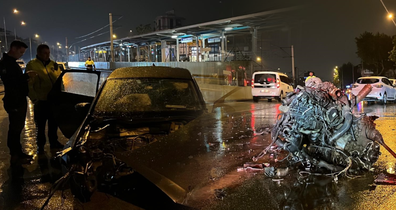 Gündemden Son Bilgiler: Bursa'da feci kaza! Otomobilin motoru koparak savruldu, 2 kişi yaralandı - Son Dakika