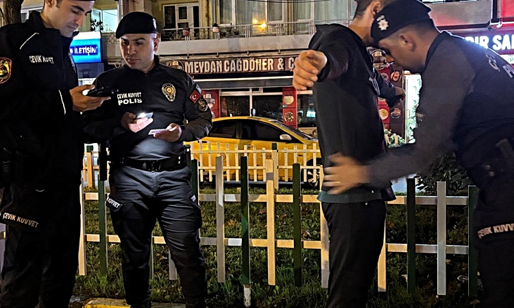 Bursa Gürsu'da 1000 polisle yapılan asayiş denetiminde 85 bin TL'yi aşan ceza kesildi - Son Dakika Bilgileri