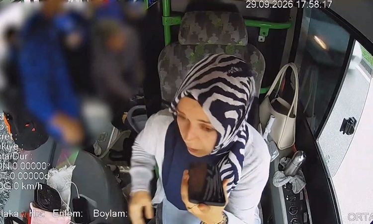 Bursa İnegöl'de otobüs şoförü Yasemin Alıç, fenalaşan yolcu için ambulans çağırdı ve Merak Edilenler