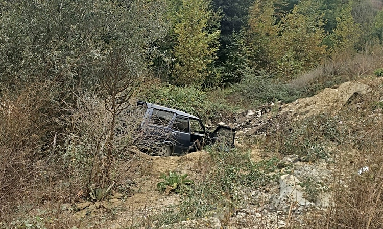Bursa İnegöl'de şarampole uçan otomobilde 83 ve 80 yaşındaki çift yaralandı