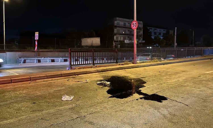 Kritik Açıklama: Bursa'da Makas Atan Otomobil Refüje Çarptı: 17 Yaşındaki Sürücü yaşamını yitirdi - Son Dakika