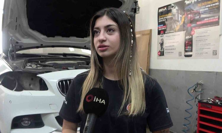 Bursa'da Oto Tamirhanesinde Bir İlk: 19 Yaşındaki Azra Ustalara Taş Çıkartıyor - Haberleri | İşte Tüm Ayrıntıl