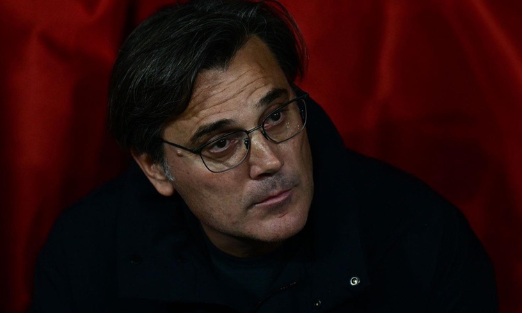 Bursa'da tribünlerden Montella'ya istifa çağrısı: Gelişmeler Takip Ediliyor
