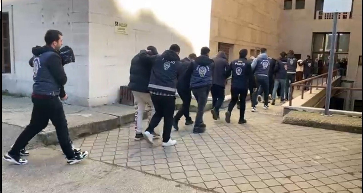 Kritik Açıklama: Bursa'da yasa dışı bahis operasyonunda 4 şüpheli hakkında tutuklama kararı verildi - Haberler
