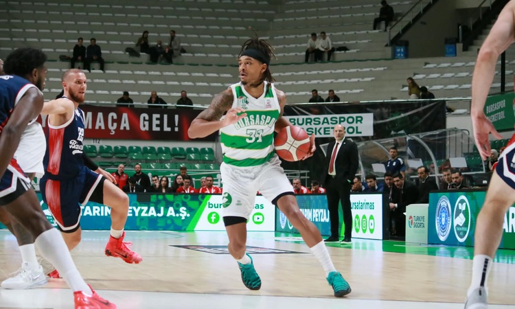 Bursaspor Basketbol, sahasında Bahçeşehir Koleji'ne 90-80 mağlup oldu