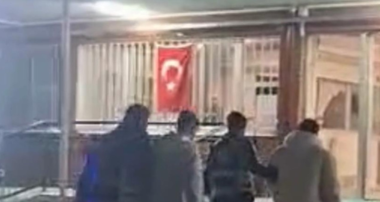 Kritik Açıklama: Çakarlı radara yüz binlik ceza kesildi! - Son Dakika Haberleri | İşte Tüm Ayrıntılar