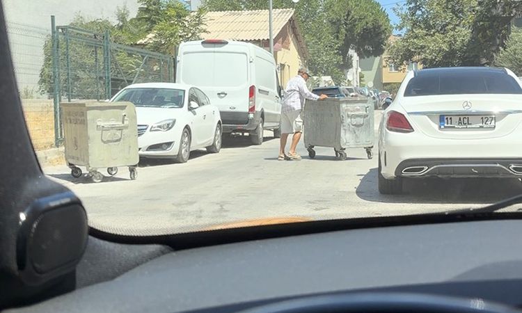 Sıcak Gündem: Çanakkale’de başıboş gezen çöp konteynerleri ile sürücünün imtahanı - Son Dakika - Son Dakika Bi