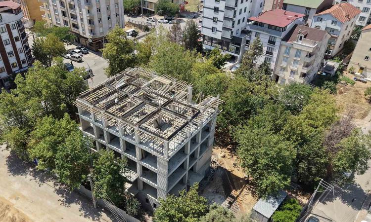 Gündemden Son Bilgiler: Çayırova Özgürlük Mahallesi'ne bilgi evi ve aile sağlığı merkezi: Kaba inşaatta sona y