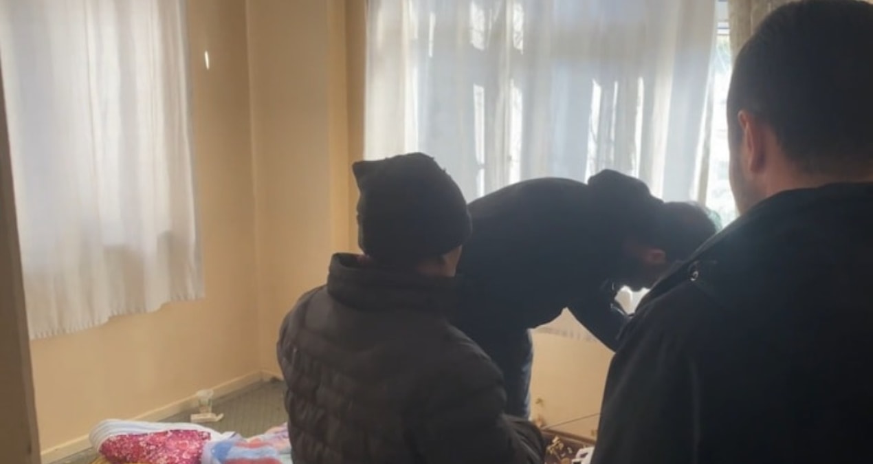 Son Gelişme: Cezaevinden çıktı, balkondan girdiği metruk ev başını derde soktu - Haberleri: Gelişmeler Takip E