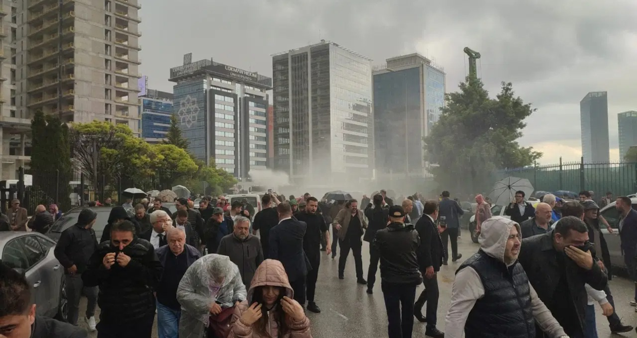 Gündemden Son Bilgiler: CHP Genel Merkezi'ne yürümek isteyen il başkanlarına biber gazı - En Son Haber: Gelişm