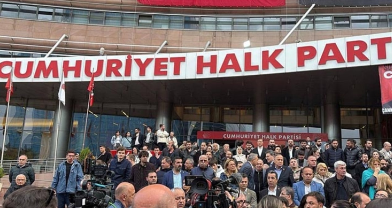 CHP Genel Merkezi önünde hareketlilik: Polis sayısı artıyor! - Son Dakika
