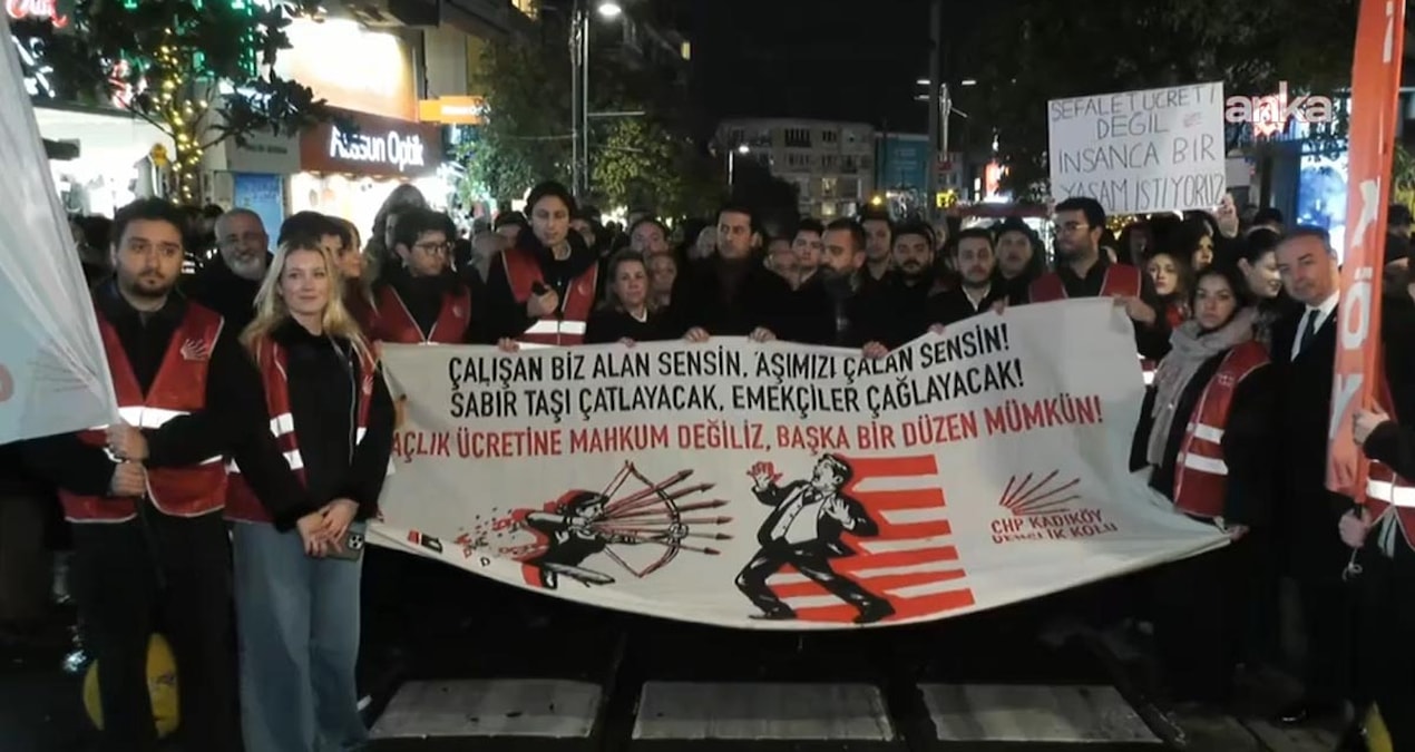 Gündemden Son Bilgiler: CHP Kadıköy Gençlik Kolları'ndan Asgari Ücret protestosu - Son Dakika Haberleri