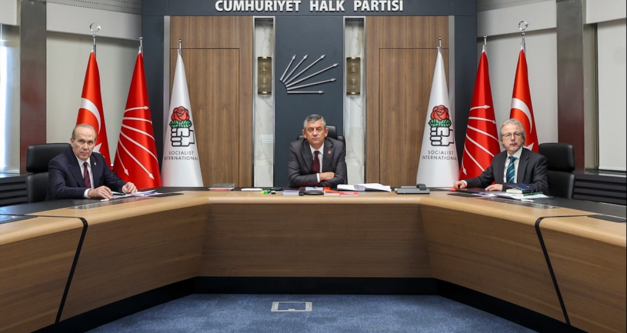 Ayrıntılar Netleşti: CHP lideri Özel: İran zalim bir rejimdir, buna karşılık ABD ve İsrail de demokrasi havari