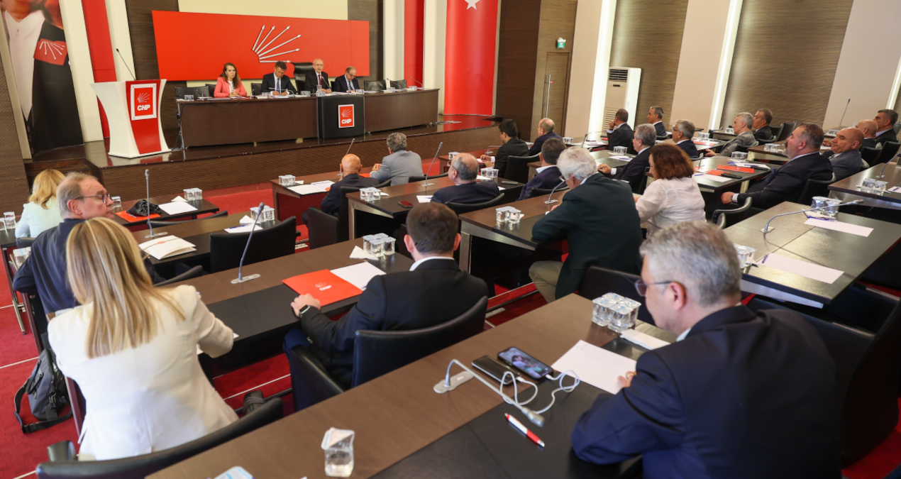 Son Gelişme: CHP Parti Meclisi istifaların ardından toplandı - Haberleri ve Merak Edilenler