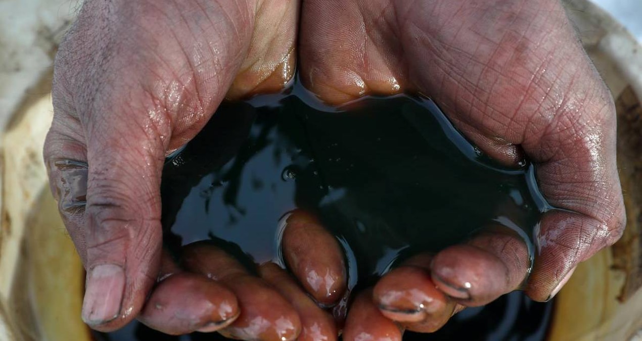Ayrıntılar Netleşti: Çiftliğinde su ararken petrol buldu: Hayatı kabusa döndü - En Son Haber ve Merak Edilenle