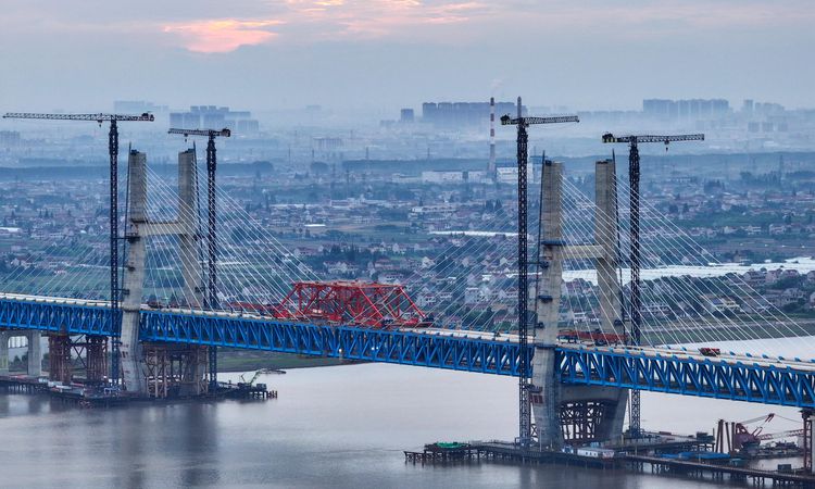 Fixed Asset Investments in China Declined by 5.7 Percent in the First Half - News