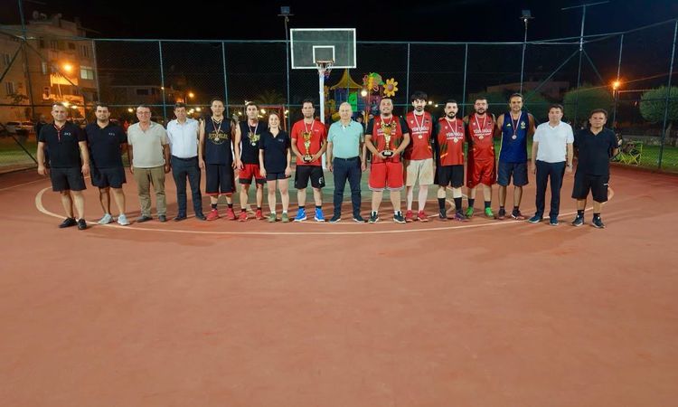 Son Gelişme: Çine’de 3x3 Sokak Basketbolu Turnuvası kupa töreniyle tamamlandı - Haberleri ve Merak Edilenler