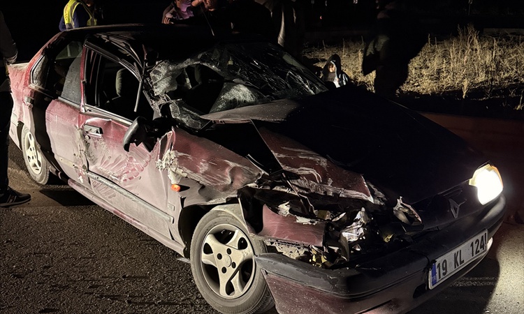 Çorum Dodurga'da otomobil ile traktör çarpıştı, 2 yaralı hastaneye kaldırıldı | İşte Tüm Ayrıntılar