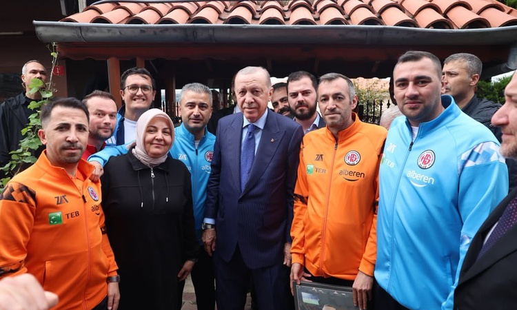 Cumhurbaşkanı Erdoğan, İstanbul Kastamonuspor yönetimini kabul etti | İşte Tüm Ayrıntılar